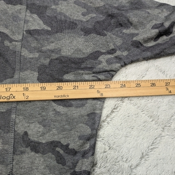 Jane and Delancey Sweatshirt Women's S Gray Camo Pullover Cowl Neck Slouchy - Picture 5 of 7